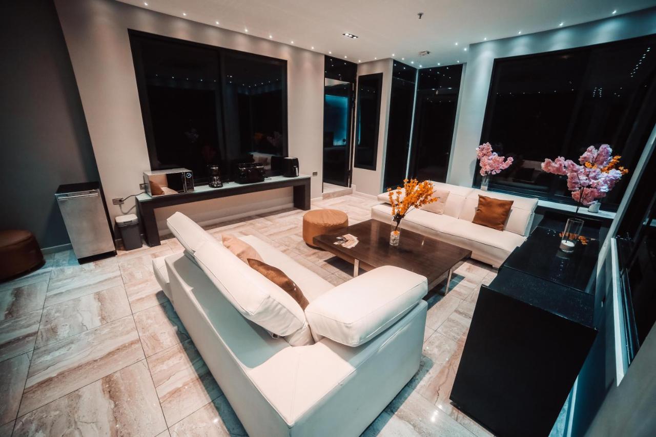מדיין 1Million Luxury Suites מראה חיצוני תמונה