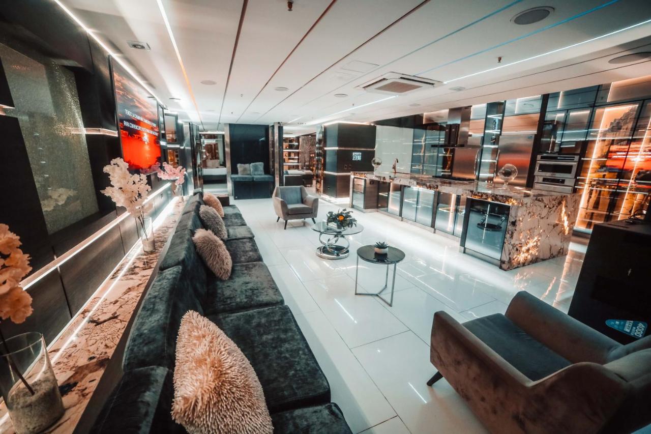 מדיין 1Million Luxury Suites מראה חיצוני תמונה