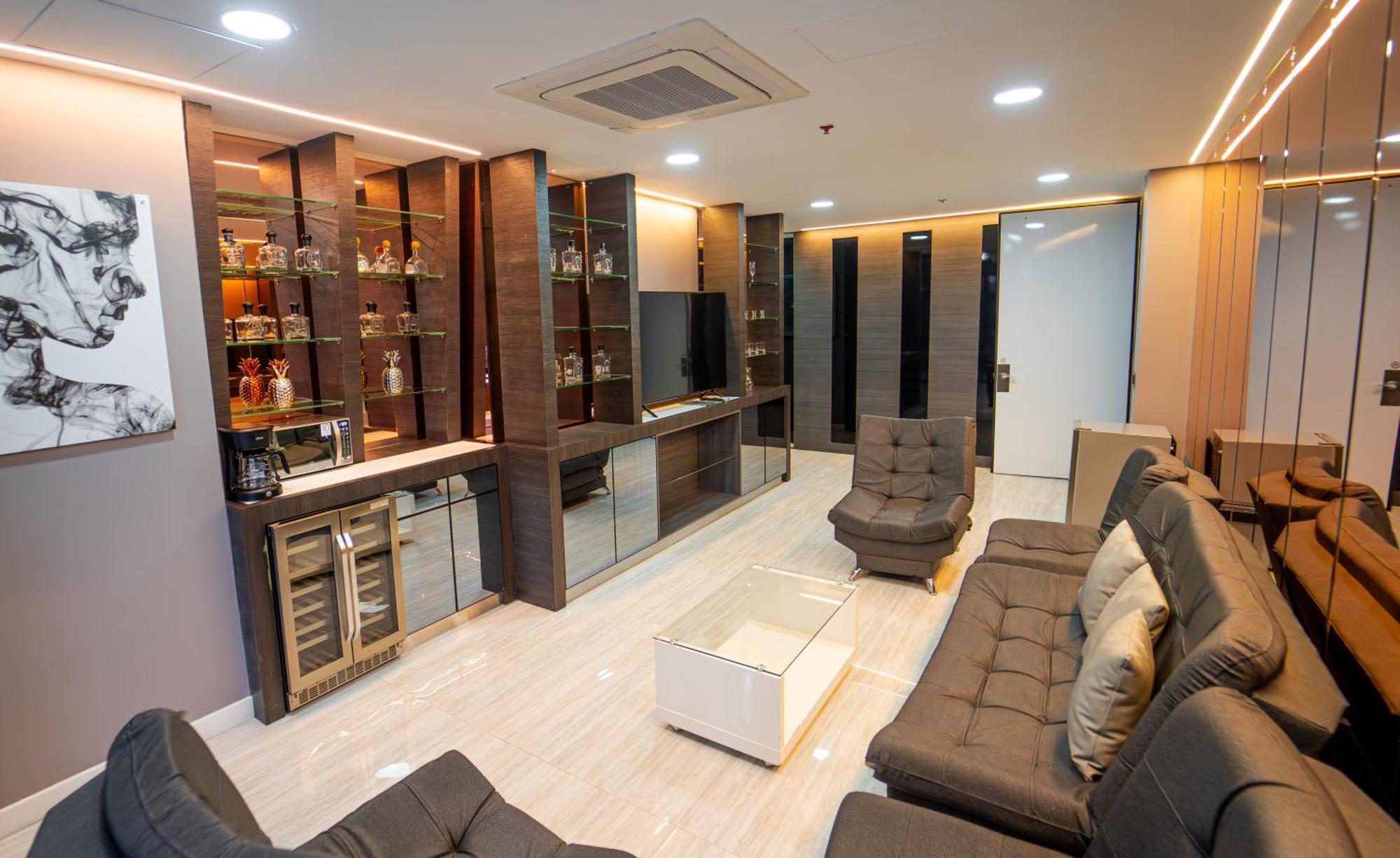 מדיין 1Million Luxury Suites מראה חיצוני תמונה