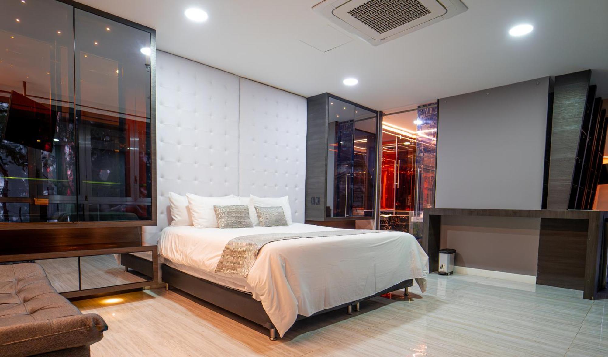 מדיין 1Million Luxury Suites מראה חיצוני תמונה